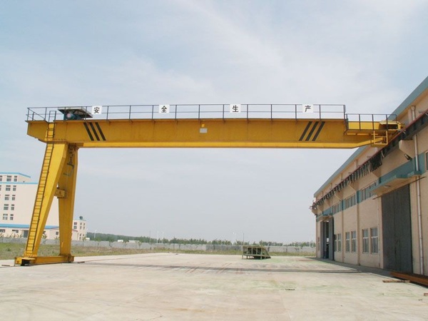 大跨度門(mén)式起重機(jī)